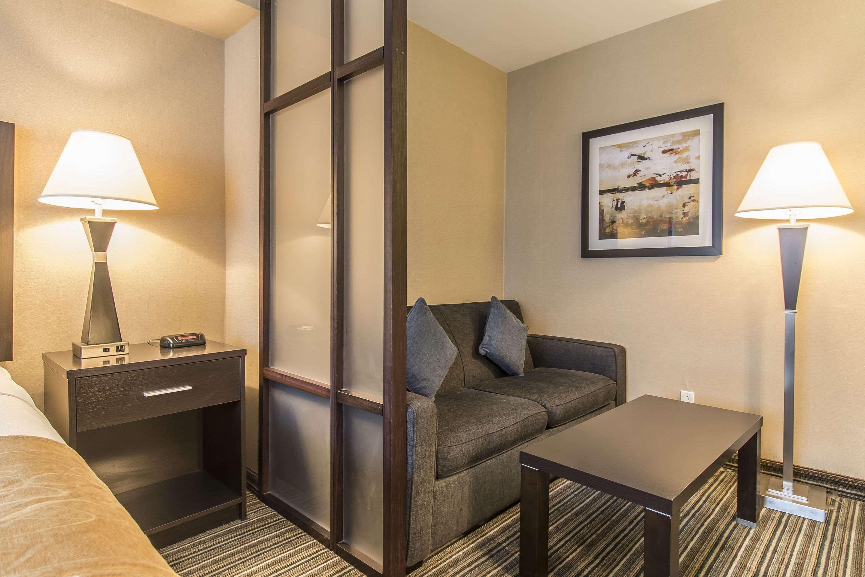 Comfort Suites Downtown Montreal Exterior foto