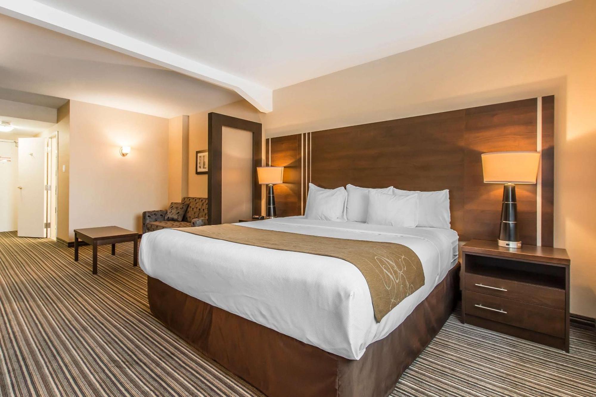 Comfort Suites Downtown Montreal Exterior foto